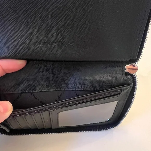 Michael Kors Like New Black Wallet - Picture 7 of 10